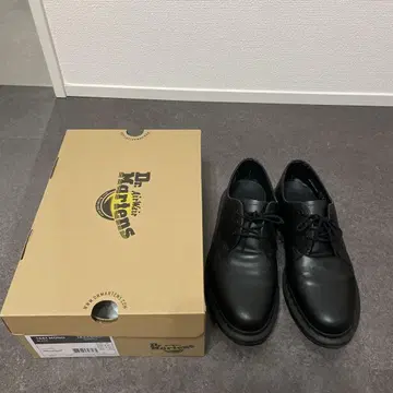 Dr. Martens 블랙 레이스업 슈즈