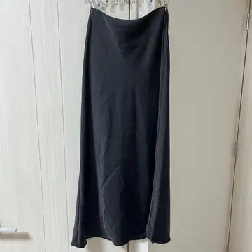 ZARA 블랙 롱 스커트 XS