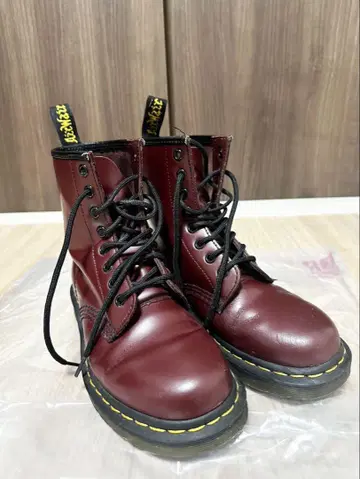 [컨디션 최상] 닥터마틴 Dr. Martens 8홀 체리레드