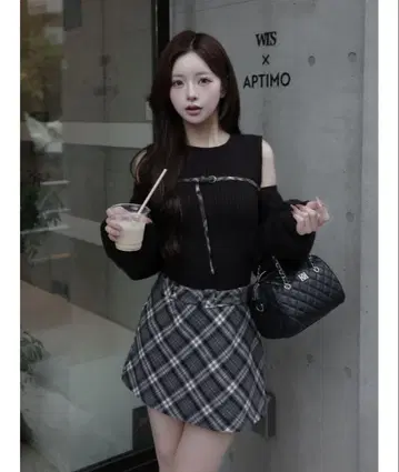 다리치 도킹 미들 허리 니트 미니 원피스 Free 블랙