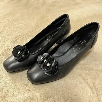 새상품급 Rizcomfort 블랙 가죽 플라워 펌프스 23.5cm