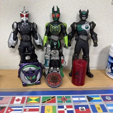 가면라이더 오즈 피규어 세트 외 콜라보 상품 있음