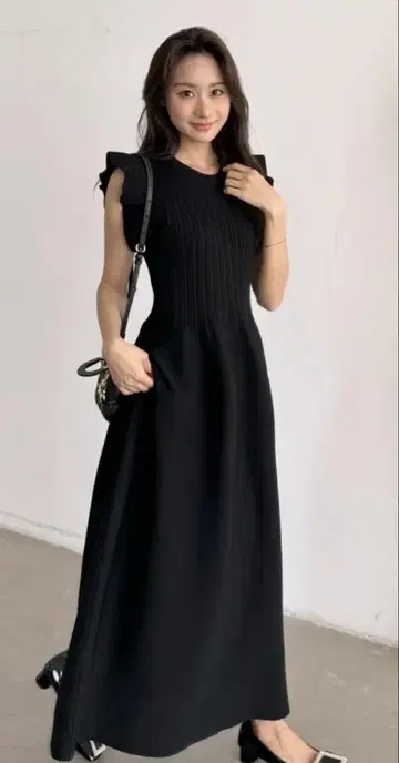 SUMMER KNIT FRILL DRESS 벌스데이 바쉬