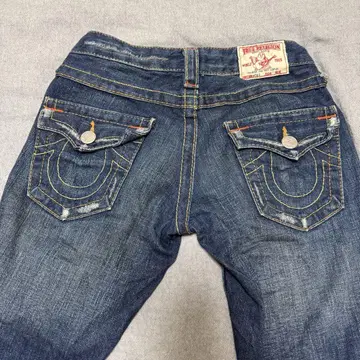 TRUE RELIGION 데미지 가공 플레어 데님 24