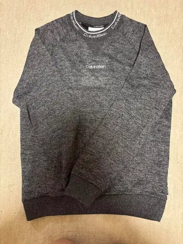 새상품 미착용 Calvin Klein 로고 포함 그레이 맨투맨 S