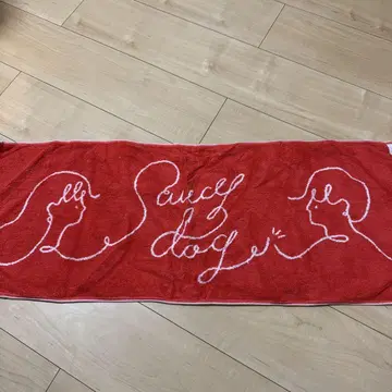 SaucyDog 타월 빨간색