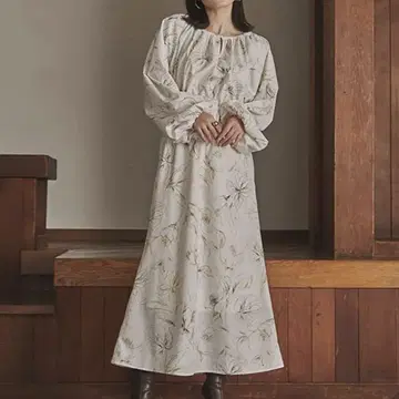 아뉴앙스 라인 플라워 세미 플레어 원피스 IVORY 아이보리 롱