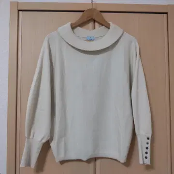 아이보리 보트넥 스웨터
