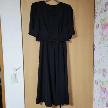 블랙 레이스 장식 롱 드레스