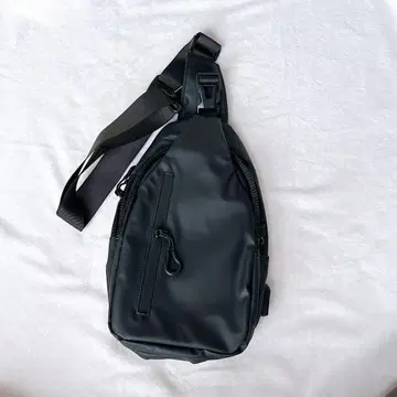 바디백 숄더백 방수 경량 USB 확장 포트 포함 숄더