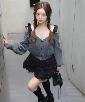 다리치 숄더 리본 V넥 니트탑 GRY
