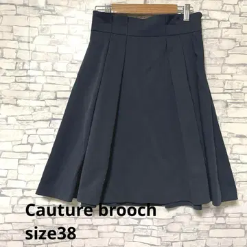 Cauture brooch 네이비 플레어 스커트 무릎 기장 size 38