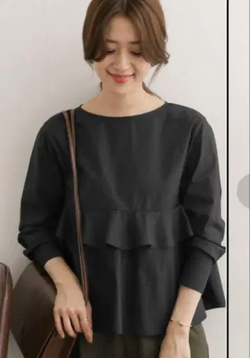 어반 리서치 도어스 티어드 절개 블라우스 프릴 블랙