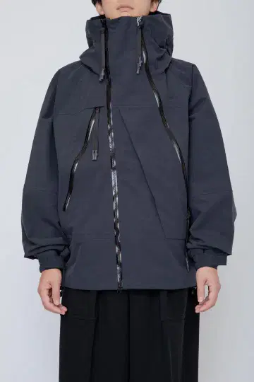BREATHABLE WATERPROOF MOUTAIN PARKA