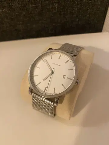 SKAGEN 실버 메쉬 밴드 손목시계