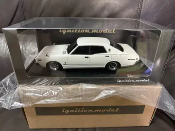1/18 이그니션 모델 330 세드릭 화이트 ignition