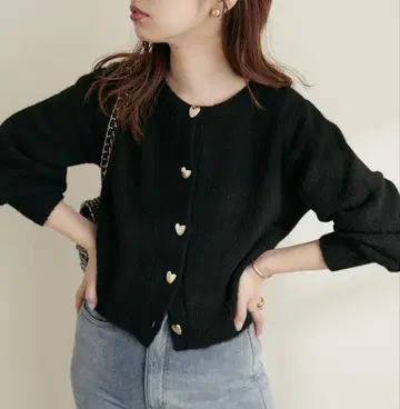 내추럴 꾸뛰르 하트 단추 크루넥 가디건