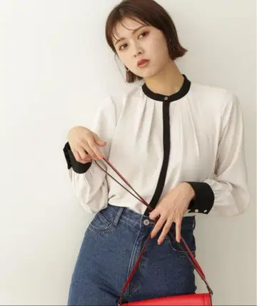 N. Natural Beauty Basic 바이컬러 밴드 카라 블라우스