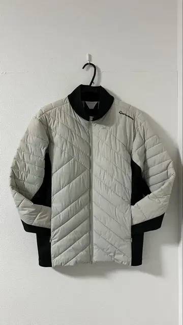 TaylorMade 퀼팅 자켓 그레이/블랙