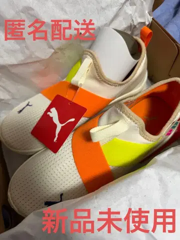 미사용 새상품 PUMA 슬립온 스니커즈 23.0cm Snow Man