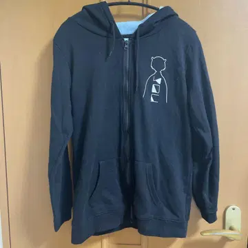 블랙 캐릭터 실루엣 후드티 L