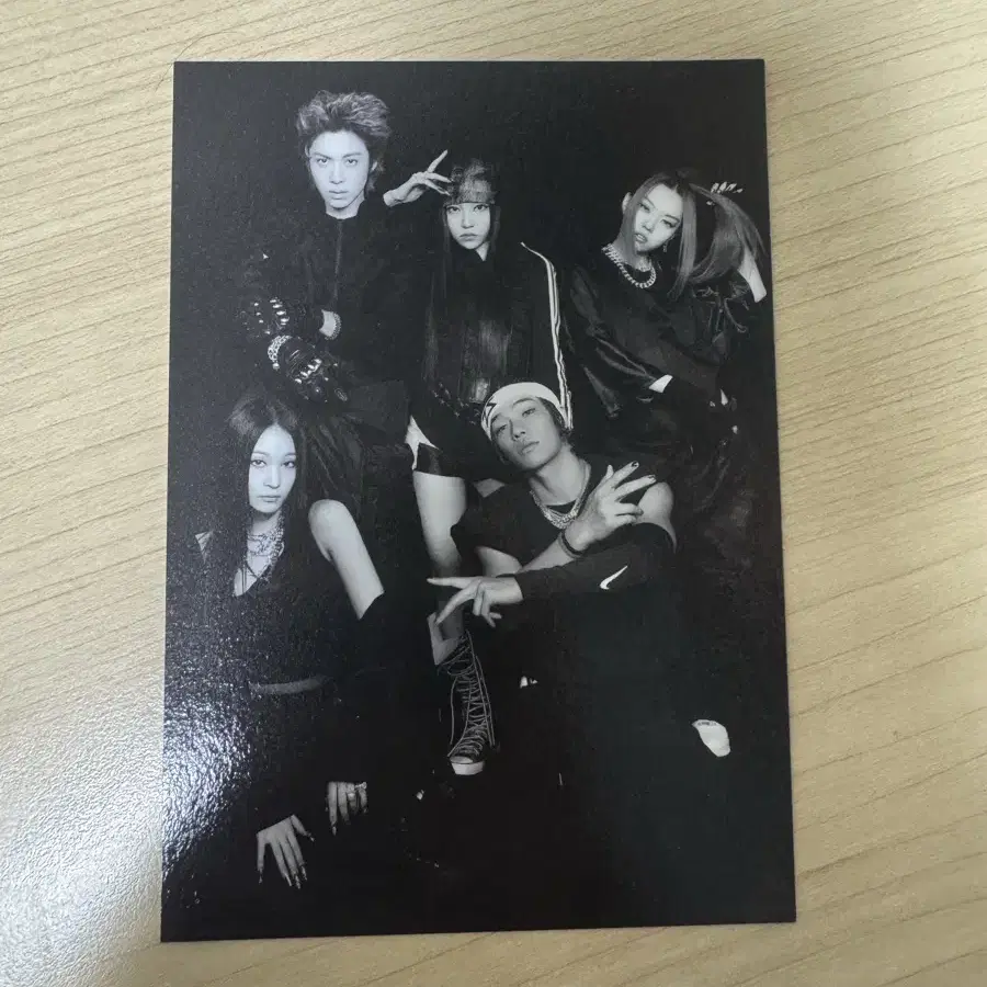 匿名配送 MBlAQ フォトブック DVD セット イジュン エムブラック 韓国 匿名配送 MBlAQ フォトブック DVD セット イジュン エムブラック