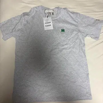 SATUR 그레이 티셔츠 M 사이즈