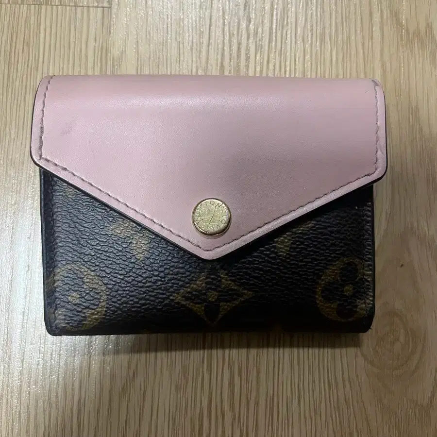 Louis Vuitton Jo Vahn Wallet Ring Wallet