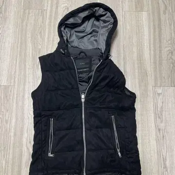 ZARA 후드 부착 블랙 다운 베스트