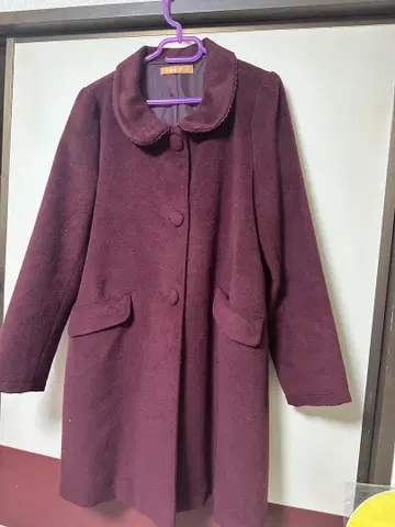 Fint 카라 부착 버건디 롱 코트