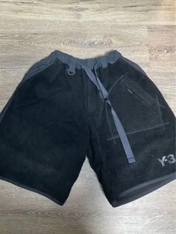 [ 가격 인하 가능 ] Y-3 블랙 플리스 울 숏팬츠
