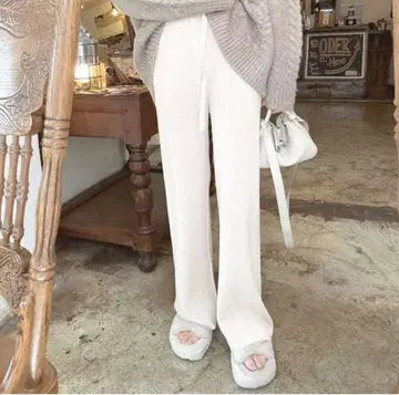 릴랙스핏 니트 캐주얼 팬츠 (화이트/베이지)