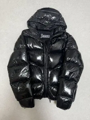 Herno 광택 블랙 후드 부착 다운 자켓