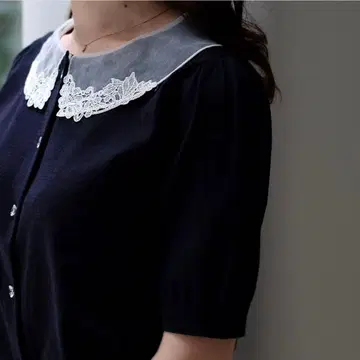 스트로베리 필드 레이스 카라 부착 네이비 니트 셔츠 미사용 새상품
