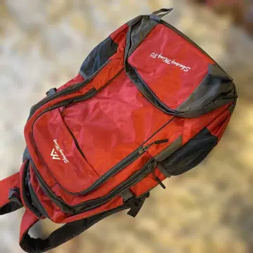 새상품급 미사용 Skylark Trail 30 백팩 레드/블랙