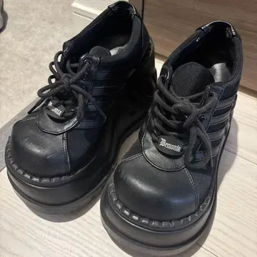 Demonia 블랙 통굽 신발