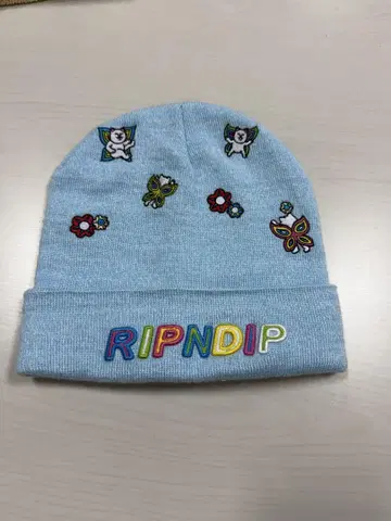 RIPNDIP 비니 aespa 닝닝 착용