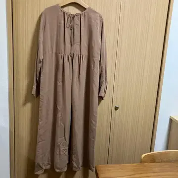 베이지 롱 원피스 뒷 리본 포함