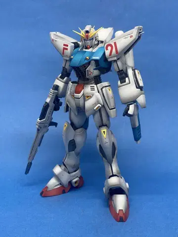 반다이 MG 1/100 건담 F91 Ver.2.0 프라모델 완성품
