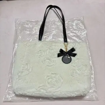 엑시즈팜 장미 엠보싱 퍼 토트백 백 [화이트]