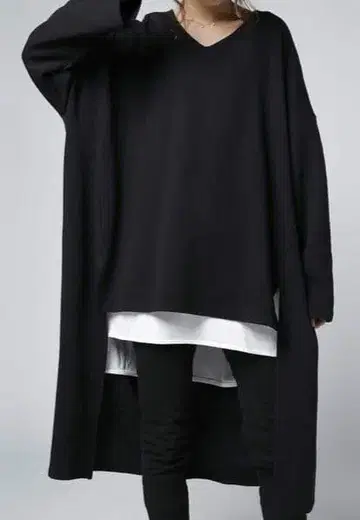 안티카 V넥 블랙 백롱 빅 티셔츠