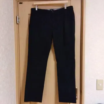 BOSS 블랙 치노 팬츠