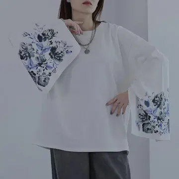 2way 암 슬릿 플라워 T 화이트