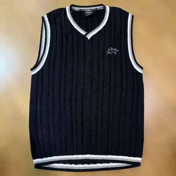 FUBU 블랙 슬리브리스 스웨터. 90s