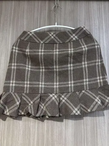 브라운 계열 체크 프릴 스커트