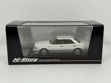 1/43 도요타 크라운 로얄 살롱 G 1991 화이트 펄