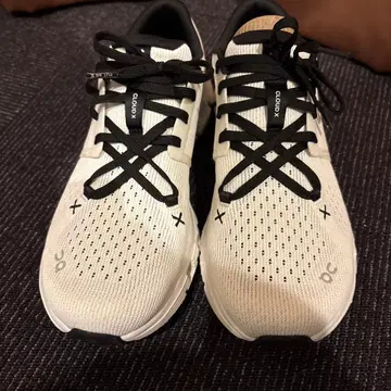 On Cloud X4 화이트 27.5cm 러닝화
