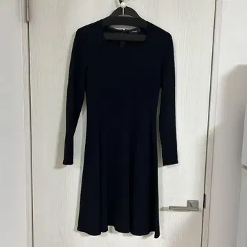Theory 블랙 긴팔 원피스 사이즈 2
