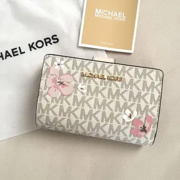 새상품 마이클코어스 MICHEAL KORS 정가 41,800엔 지갑