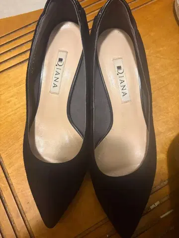 DIANA 블랙 펌프스 글리터 포함